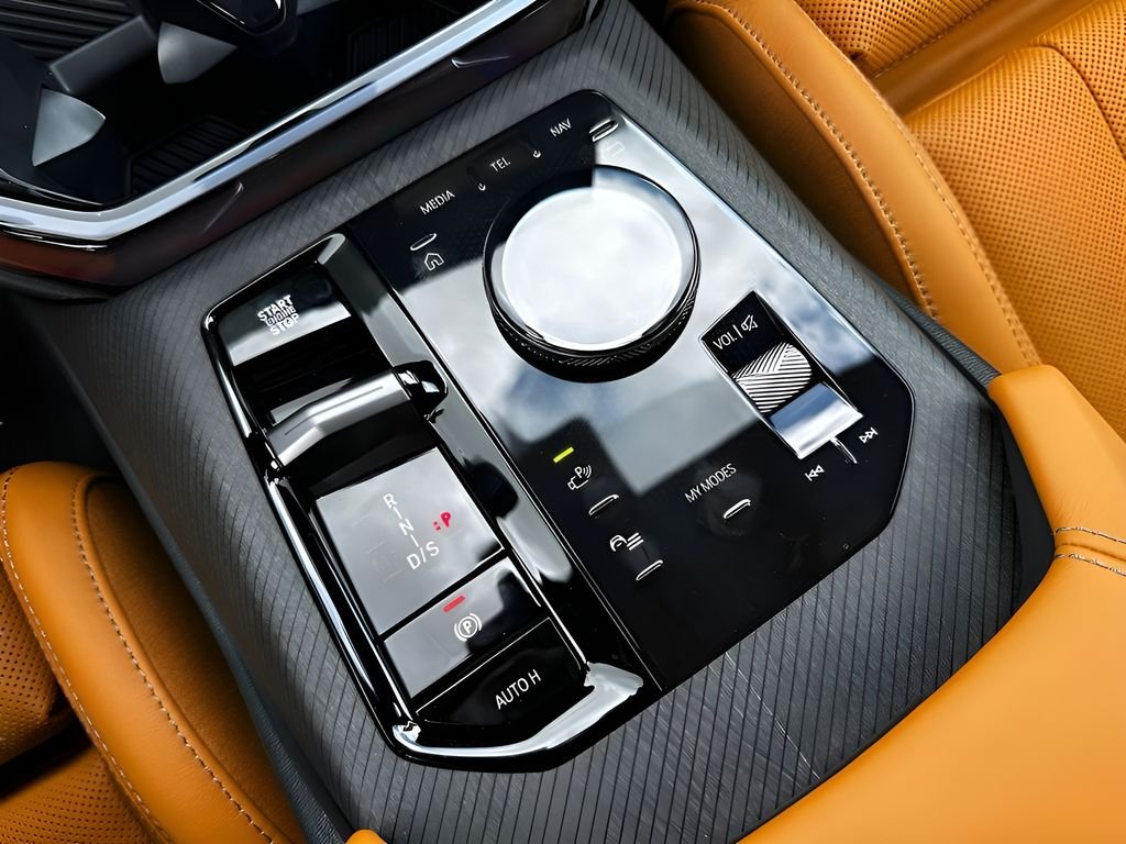 New 2026 Alpine White BMW 30 xDrive image 19