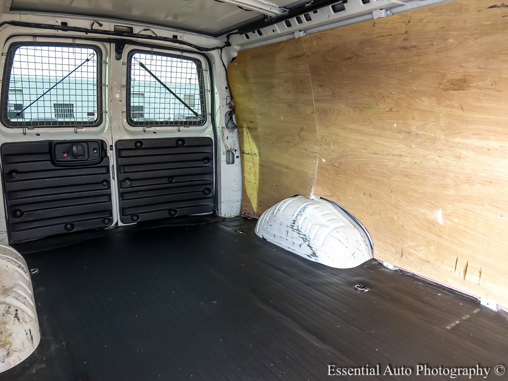 2018 GMC SAVANA - Image 22