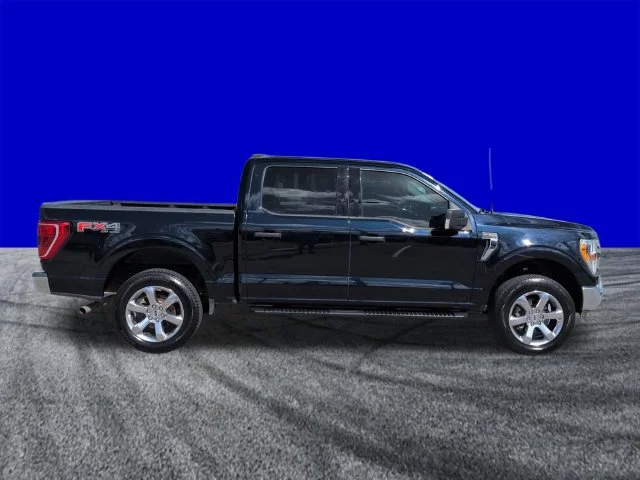 Used 2021 Blue Ford XLT image 3