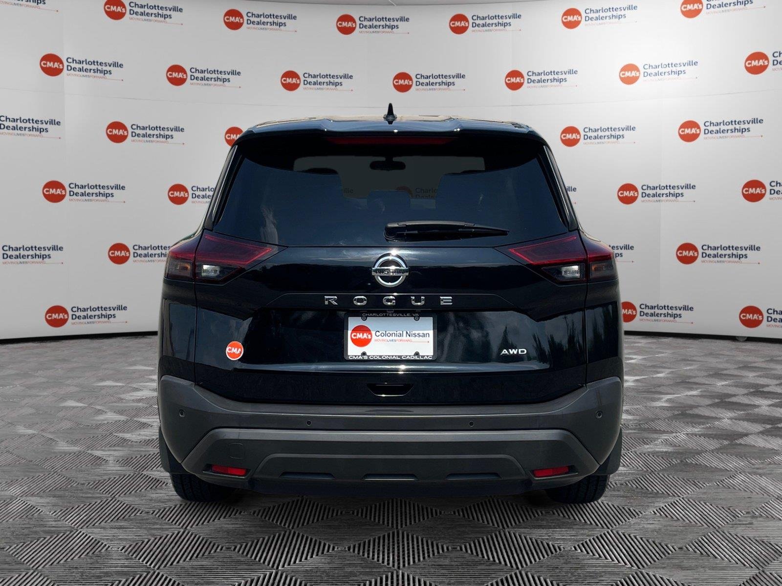 Used 2021 Super Black Nissan S image 4