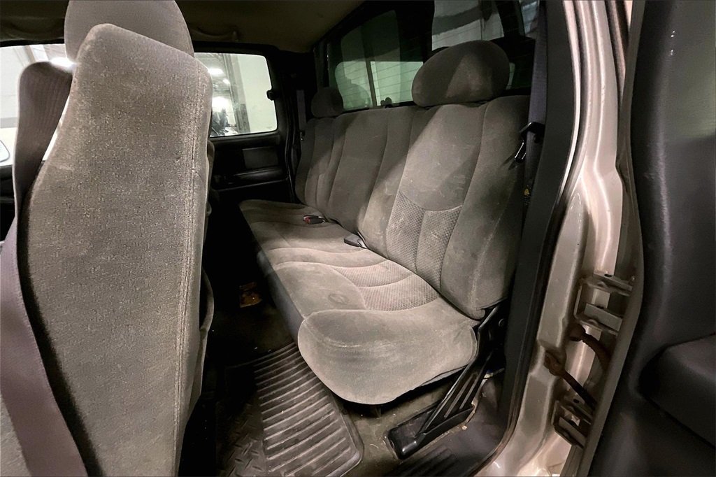 2004 CHEVROLET SILVERADO - Image 24