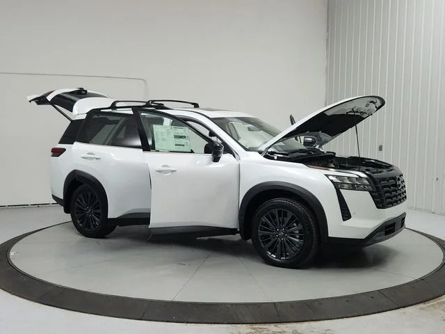 New 2026 White Nissan SL image 9