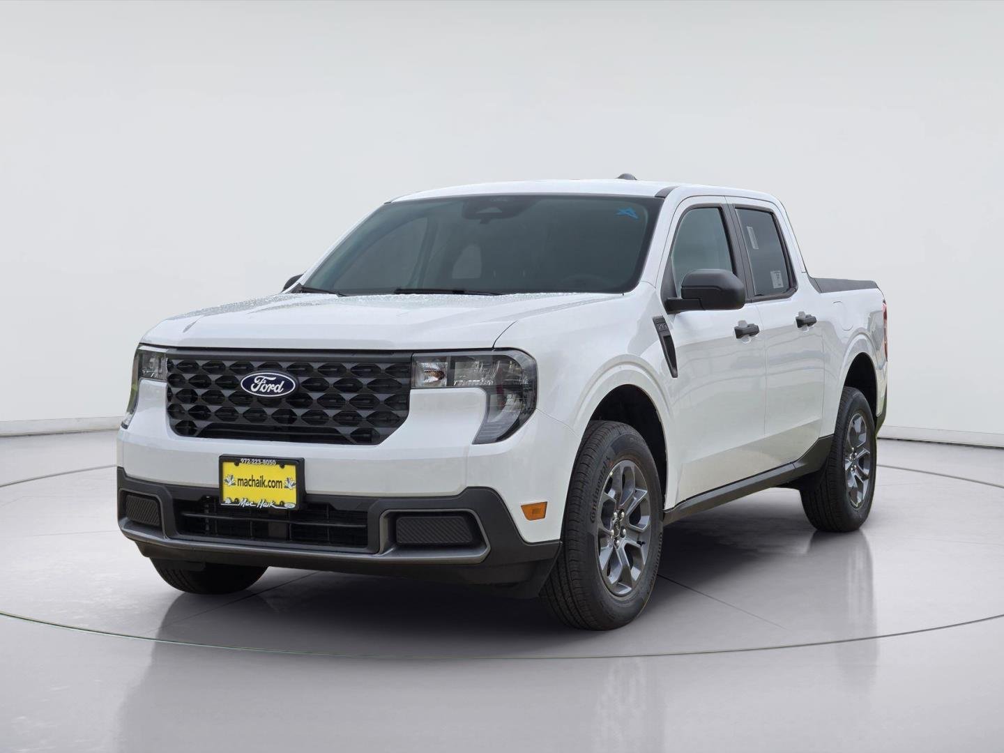 New 2026 Oxford White Ford XLT image 2