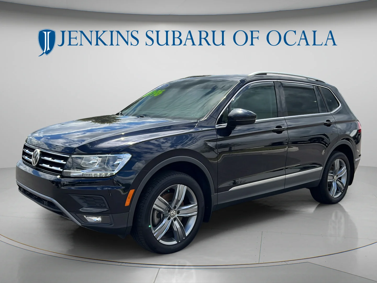 Used 2020 Deep Black Volkswagen SEL image 8