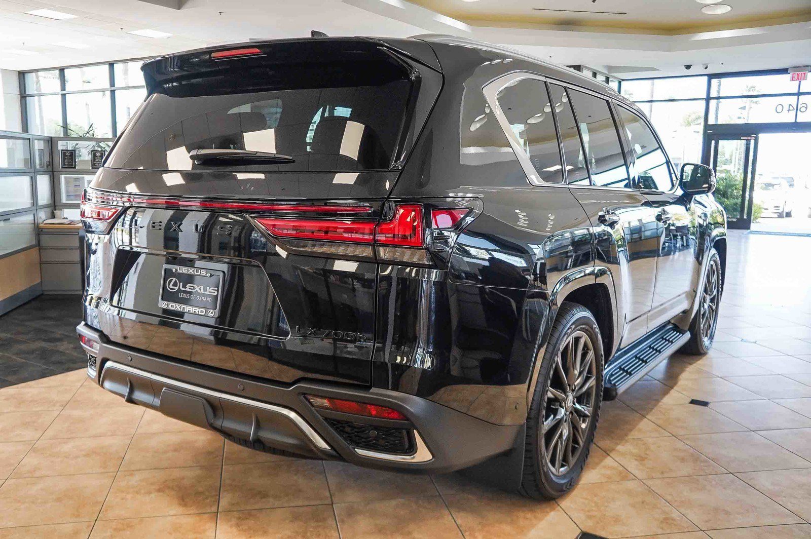 2026 Lexus LX 700h F-Sport - Photo 6