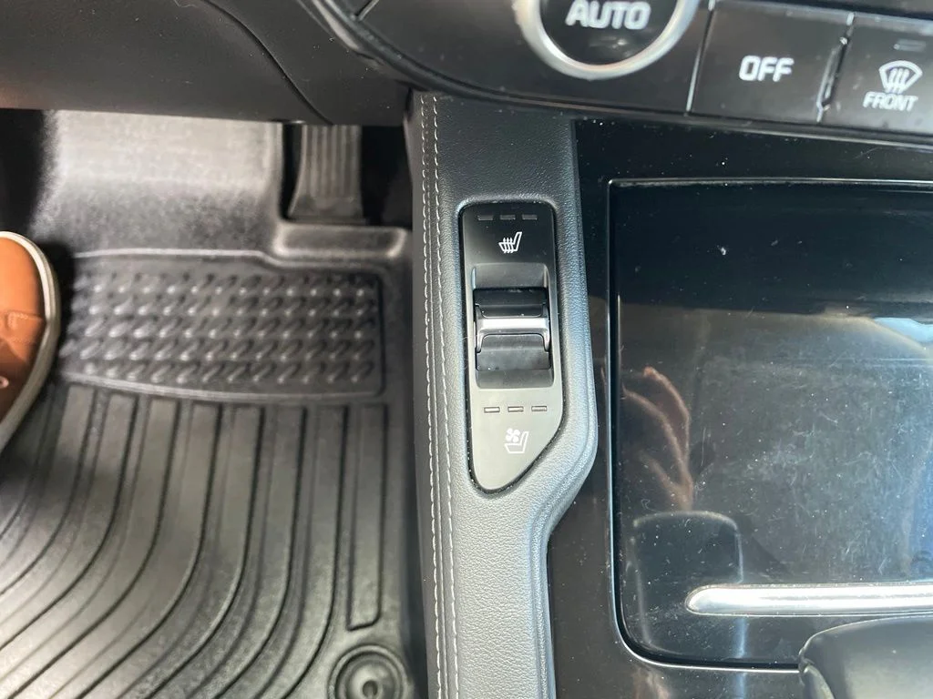 Used 2022 Green Kia EX image 17