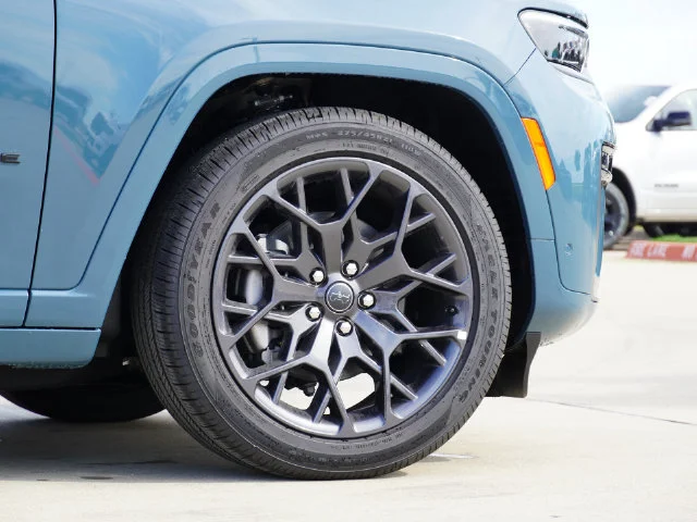 New 2027 Steel Blue Jeep Summit image 4