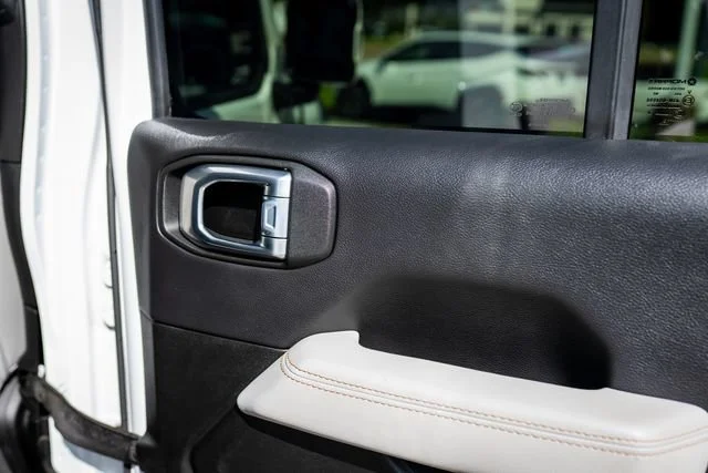 Used 2022 Bright White Clearcoat Jeep High Altitude image 23