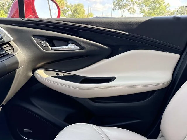 Used 2018 Red Buick Premium II image 29