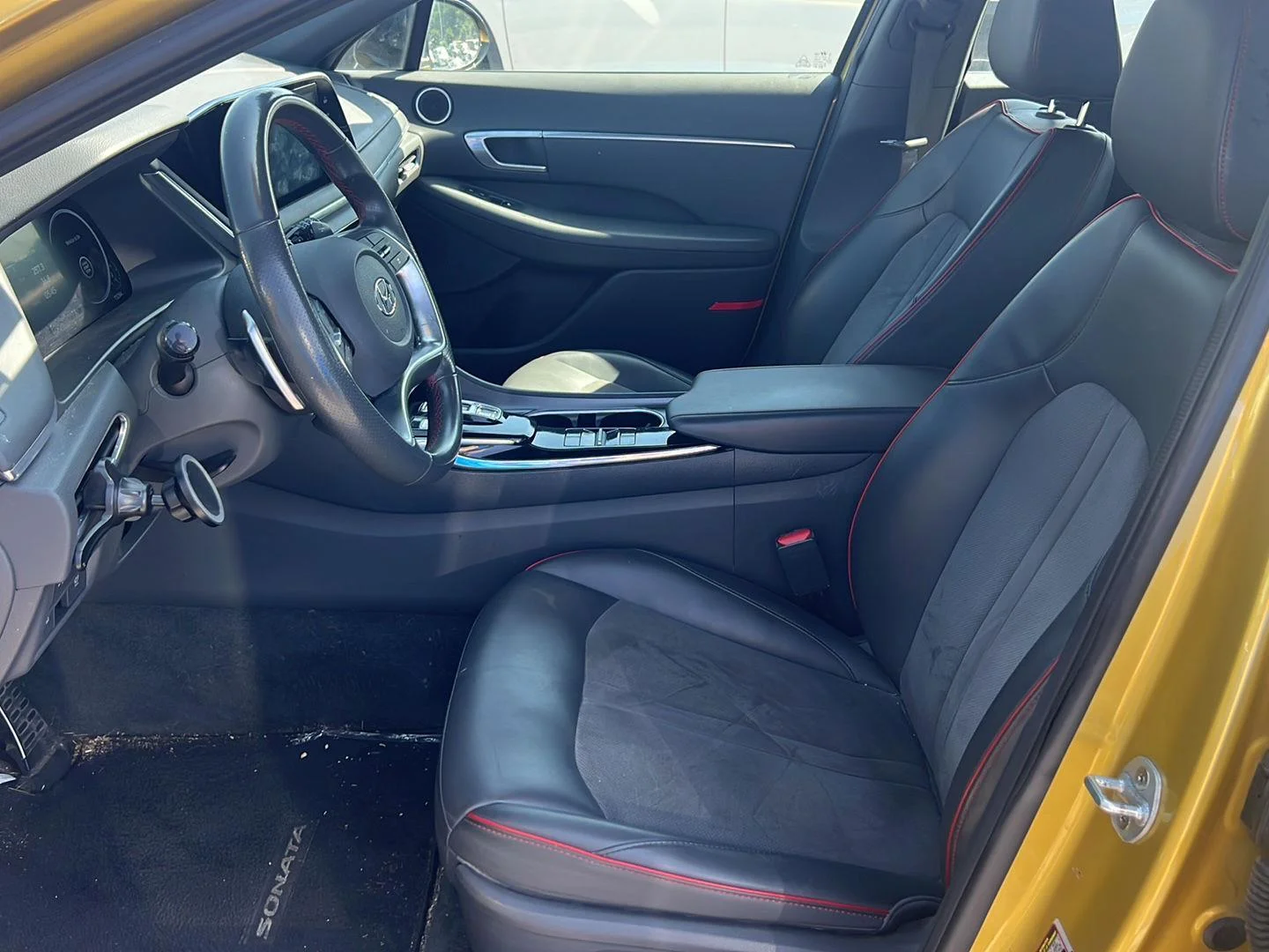 Used 2020 Glowing Yellow Hyundai SEL Plus image 9