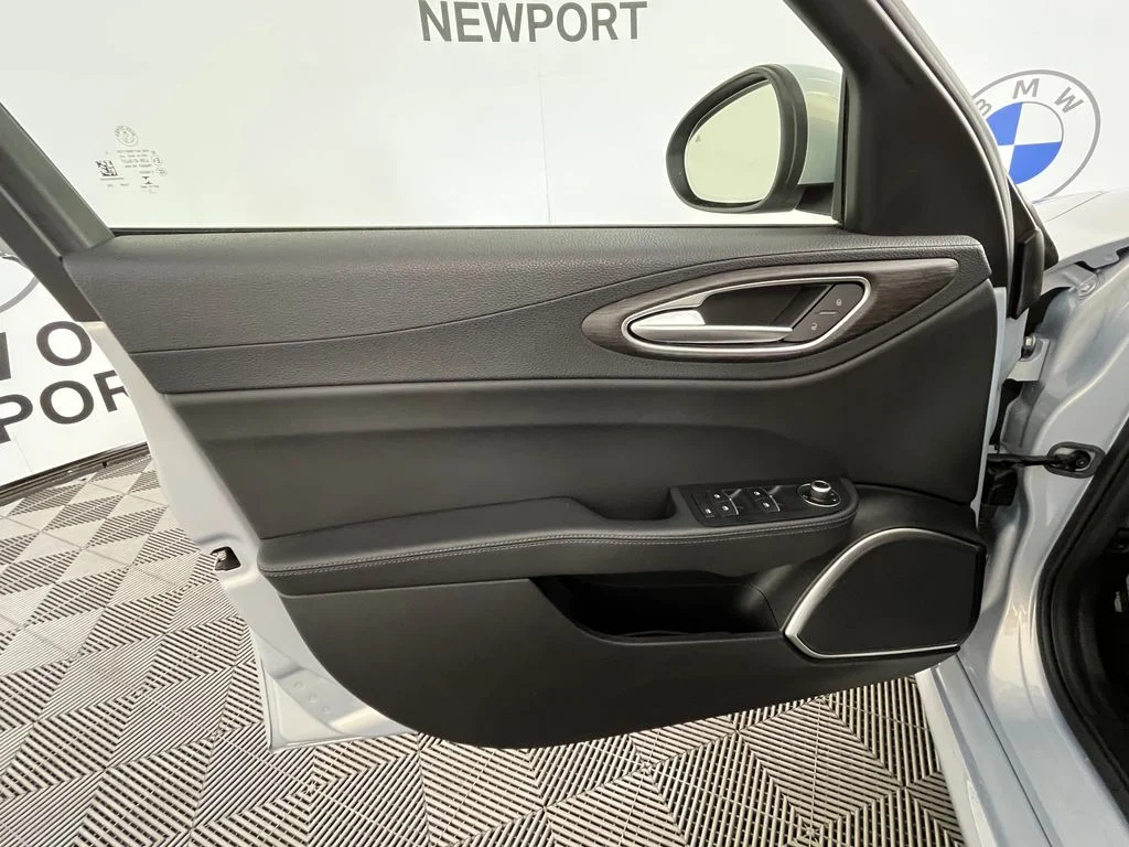 Used 2022 Gray Alfa Romeo Ti image 24