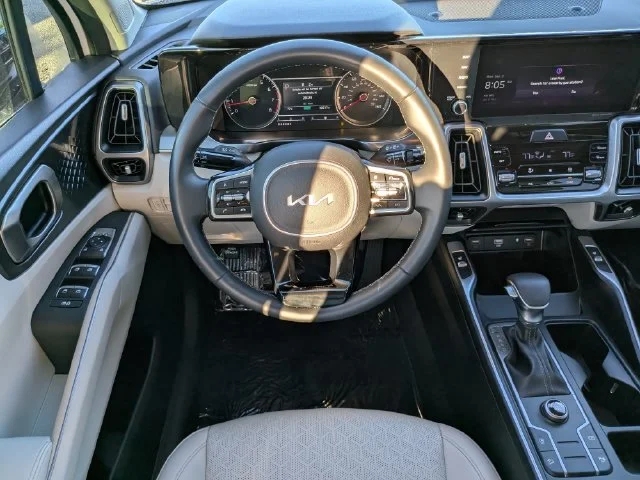 Used 2023 White Kia S image 12