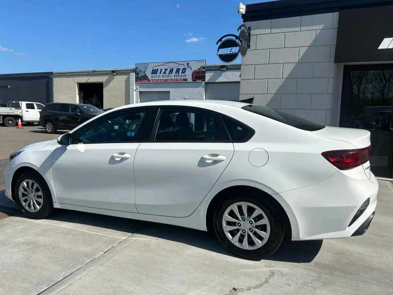 Used 2023 White Kia LX Sedan 4D image 5
