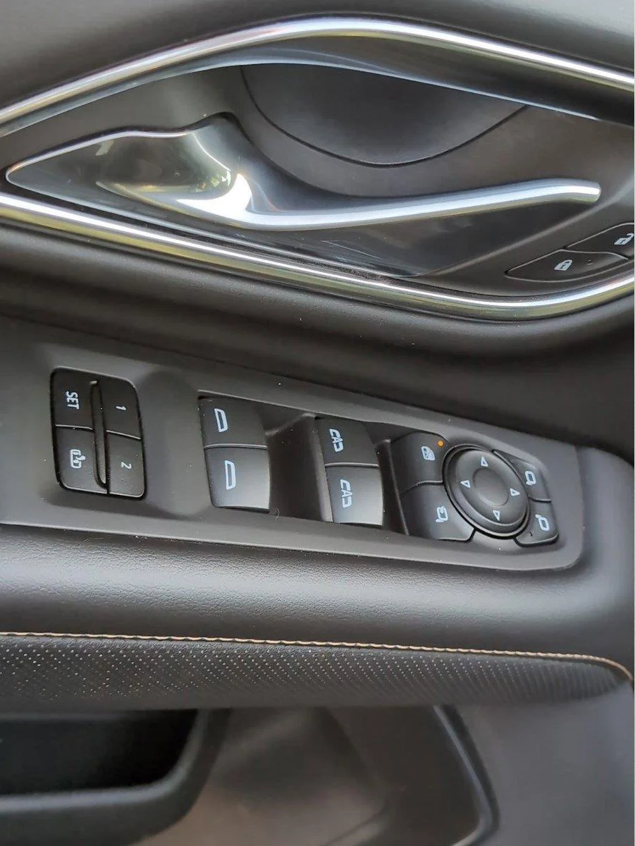 Used 2023 Onyx Black GMC AT4 image 21