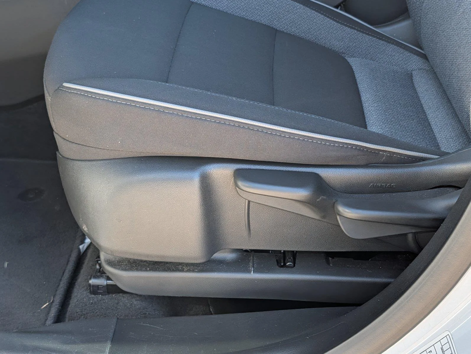 Used 2025 Summit White Chevrolet LT image 11