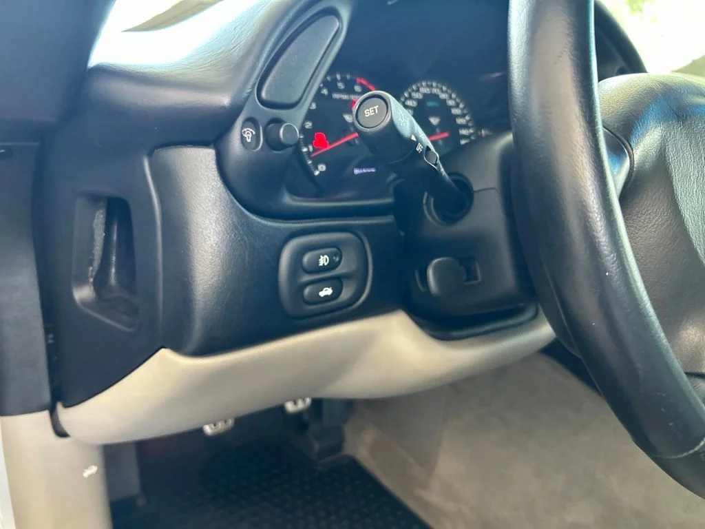 Used 2000 Silver Chevrolet Base image 32