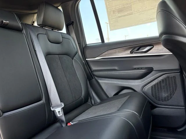 New 2027 Sting-Gray Clearcoat Jeep Laredo Altitude image 11