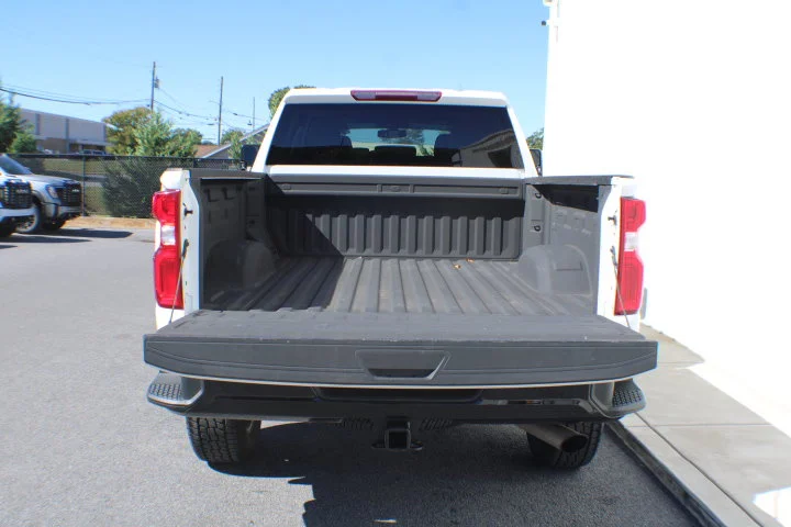 Certified Used 2021 SUMMIT WHITE Chevrolet Custom image 18
