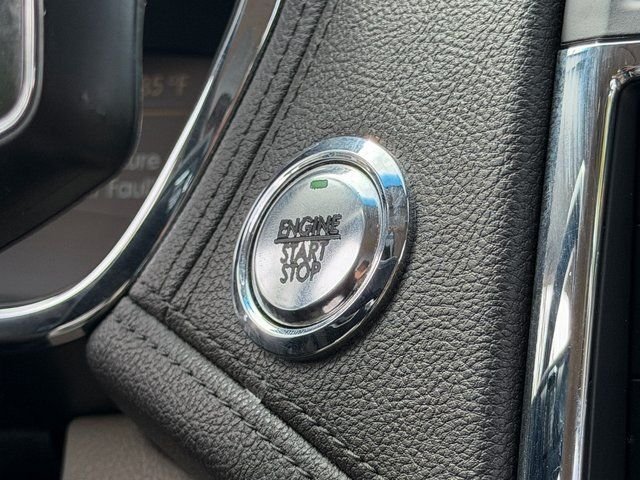 Used 2017 Black Lincoln Reserve image 23