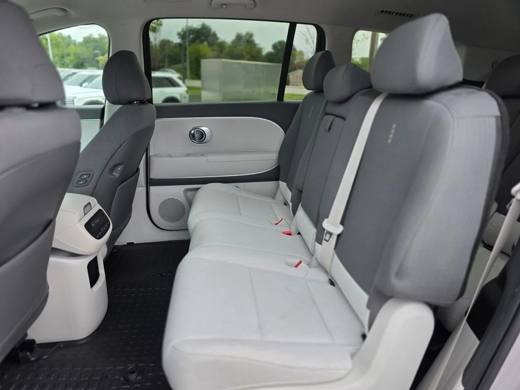 New 2026 Cyber Gray Hyundai SE image 29