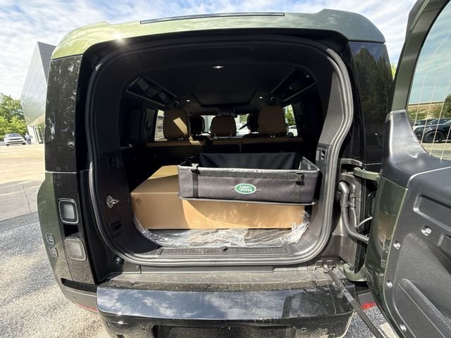 New 2026 Woolstone Green LAND ROVER S image 16