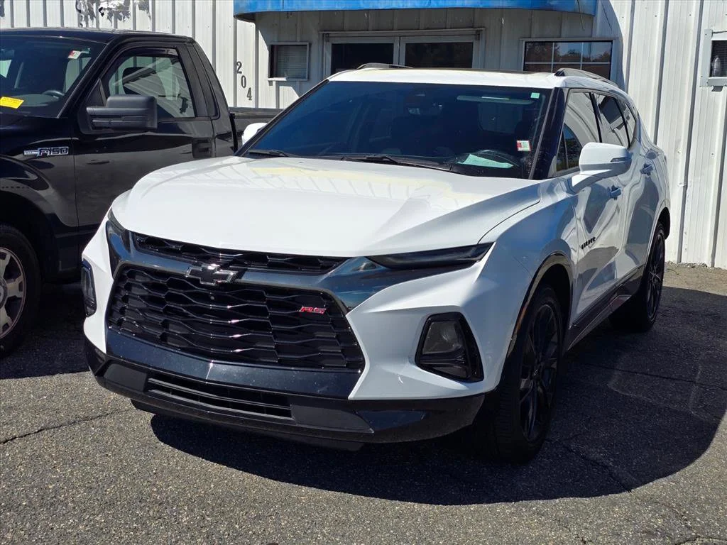 Used 2019 White Chevrolet RS image 2