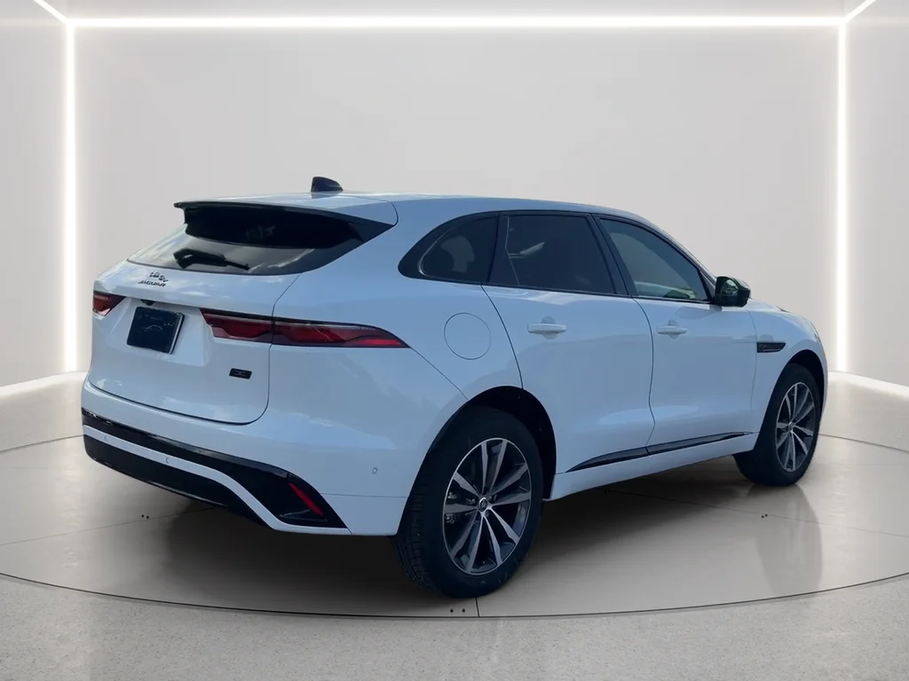 New 2026 Fuji White Jaguar P250 R-Dynamic S image 5
