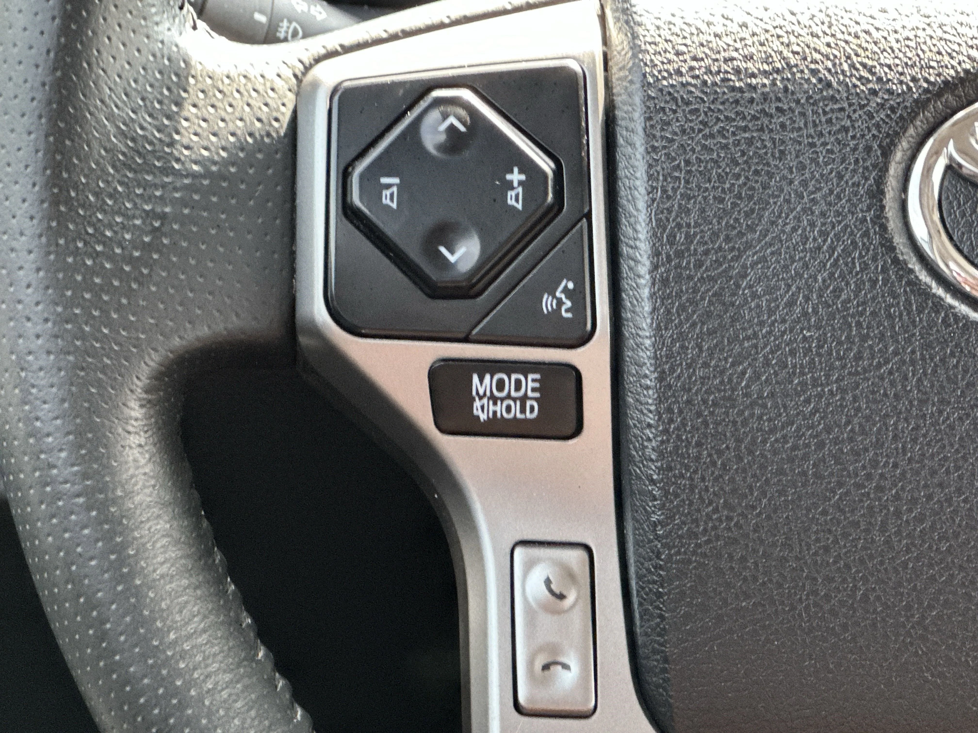 2022 Toyota 4Runner Limited - Photo 23
