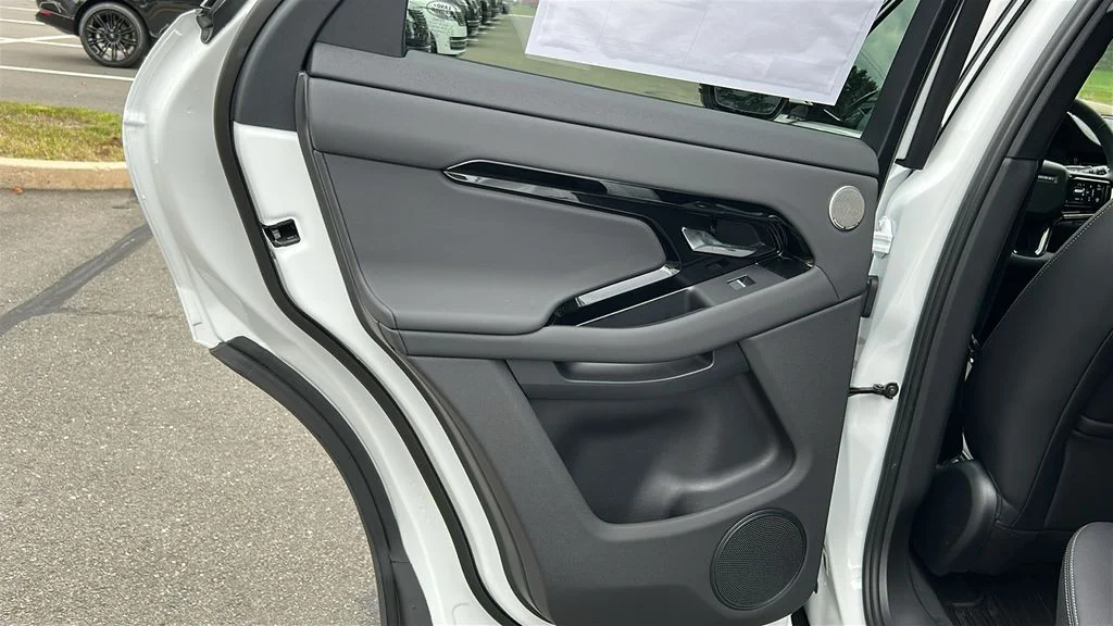 New 2026 White Land Rover Hoxton Edition image 25