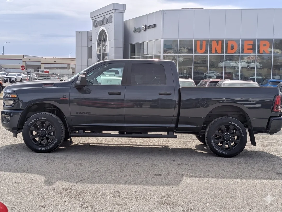 New 2026 Blue RAM Big Horn - - 4x4 - Night Edition - Big Horn Lvl 1 Plus Grp - 5th Wheel/Gooseneck Prep & More! image 5