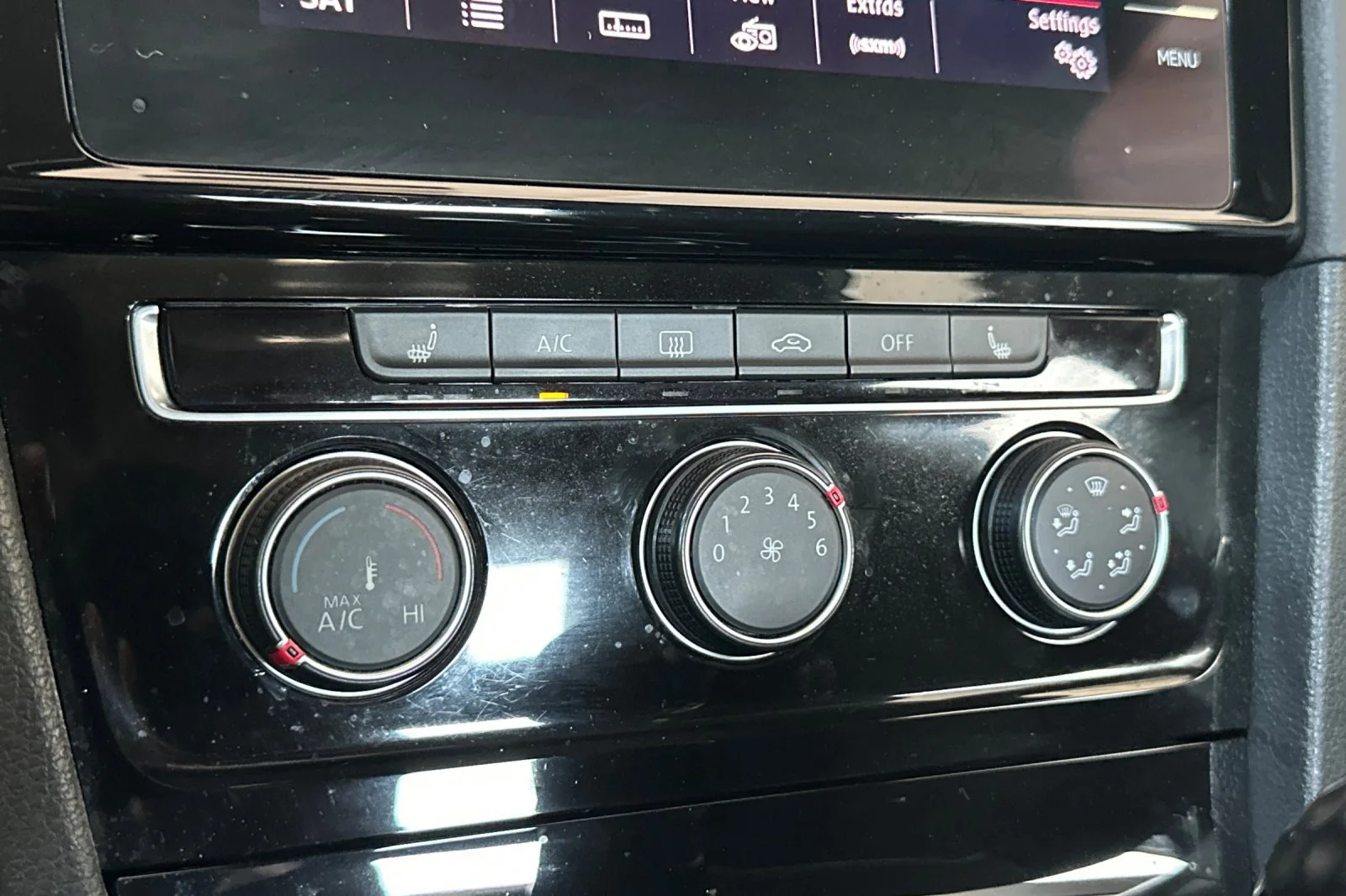 Used 2019 White Volkswagen Rabbit Edition image 20