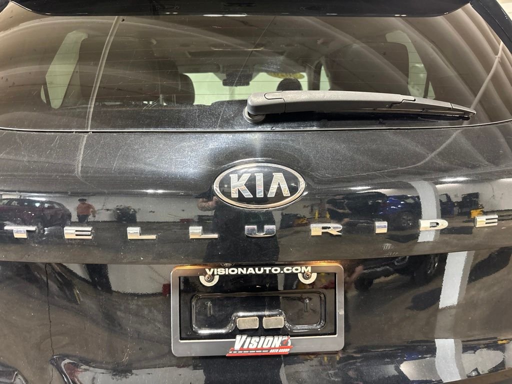 Used 2020 Black Kia S image 14