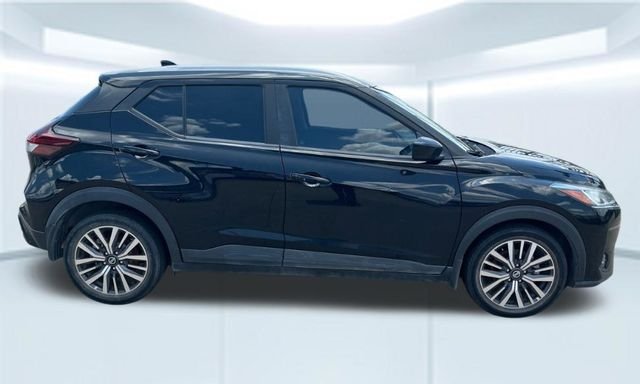 Used 2021 Black Nissan SV image 7