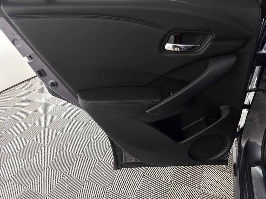 Used 2018  Acura Technology Package image 11