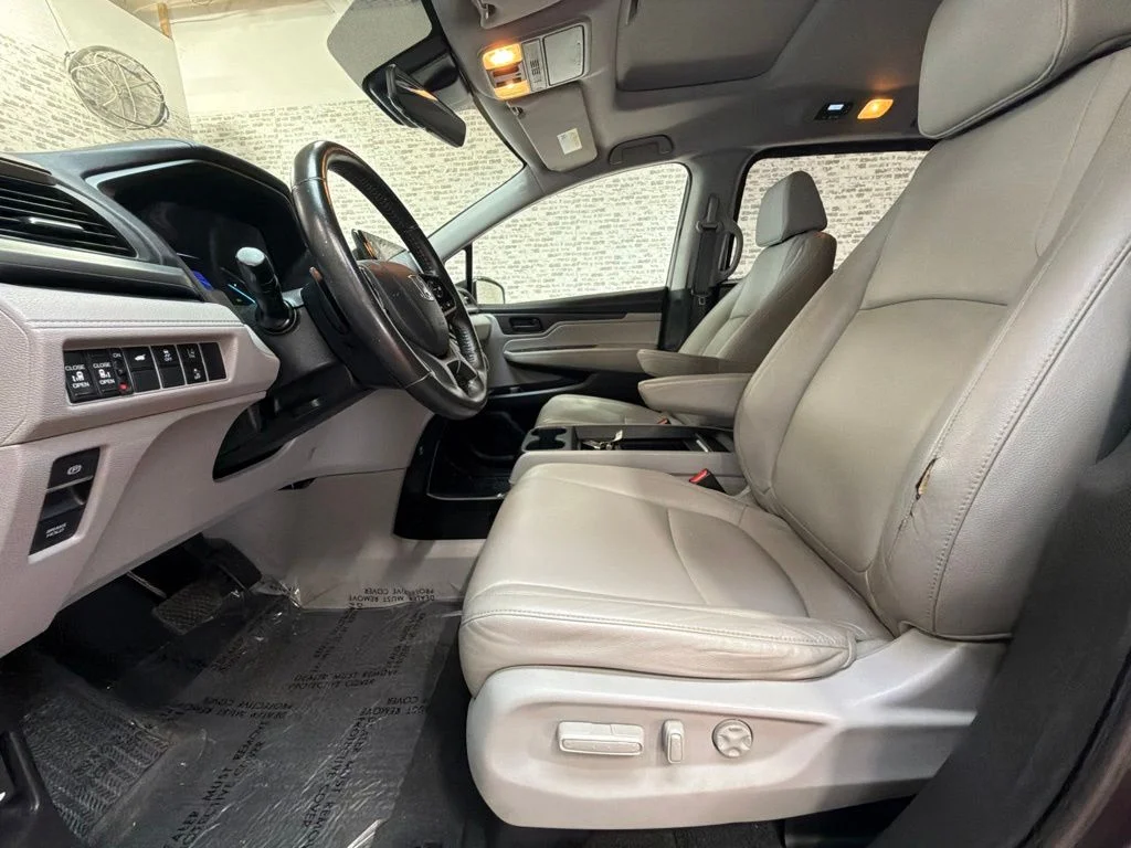 Used 2020 Lunar Silver Metallic Honda EX-L image 25