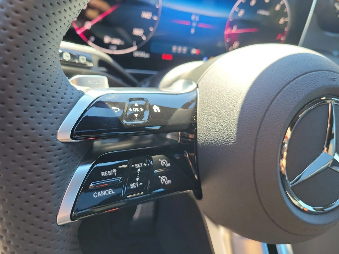 New 2026 Black Mercedes-Benz GLC 300 image 27