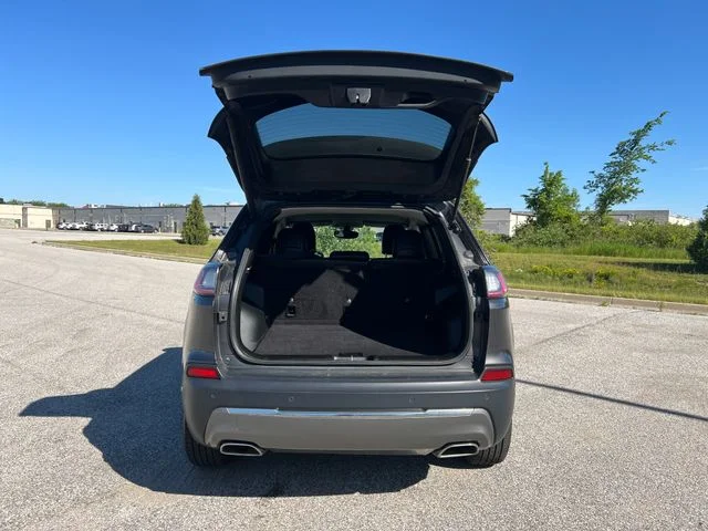 Used 2019 Gray Jeep Limited image 10