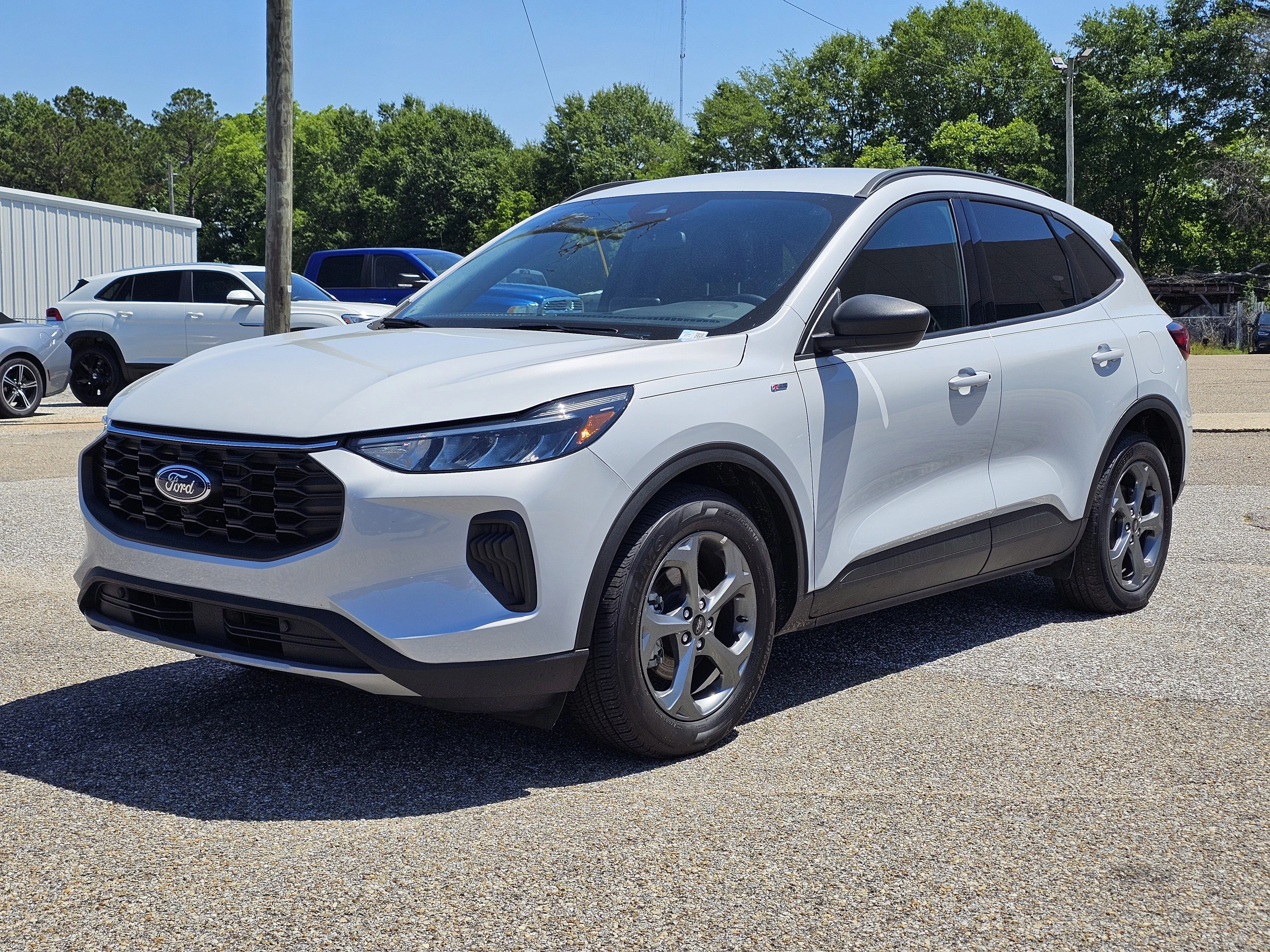 2025 Ford Escape ST-Line FWD's photo
