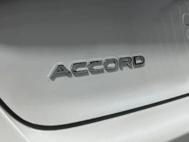 New 2026 Platinum White Pearl Honda LX image 5