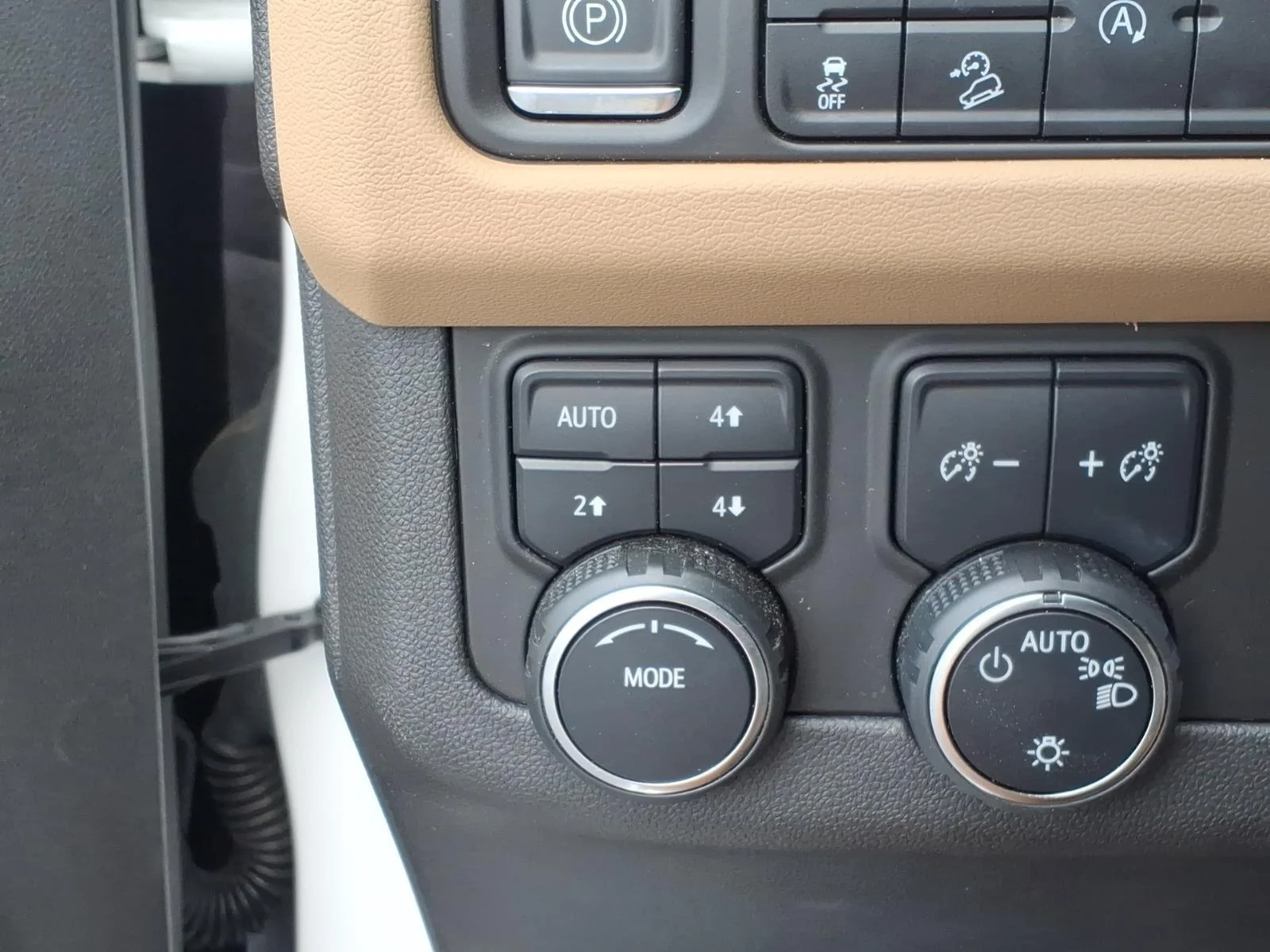 Used 2023 Summit White Chevrolet Premier image 10