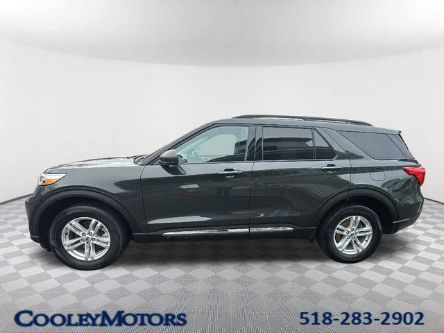 2023 Ford Explorer XLT 4WD's photo