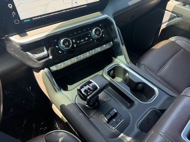 Used 2022 White GMC Denali image 24