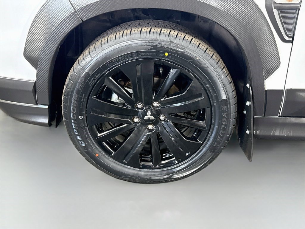 Used 2024 White Diamond Mitsubishi 2.0 Trail Edition image 33