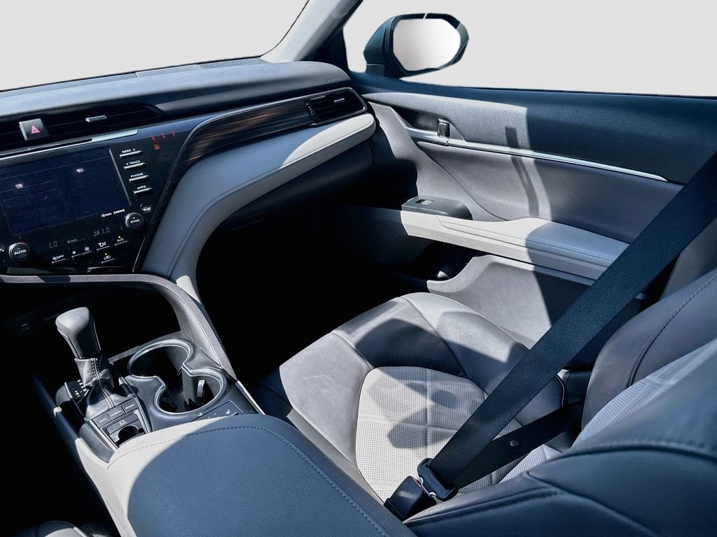 Used 2019 Celestial Silver Metallic Toyota XLE image 18
