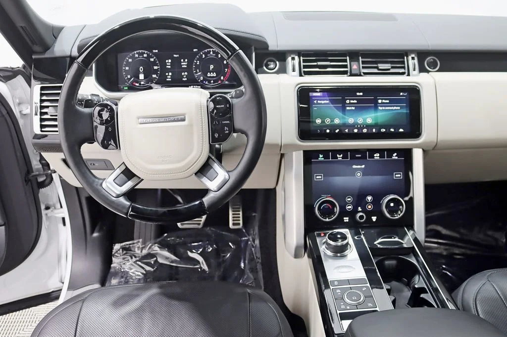 Used 2021 White Land Rover Westminster image 14