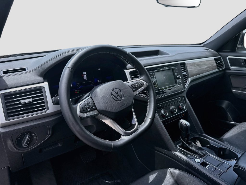 Used 2023  Volkswagen 2.0T SE image 9