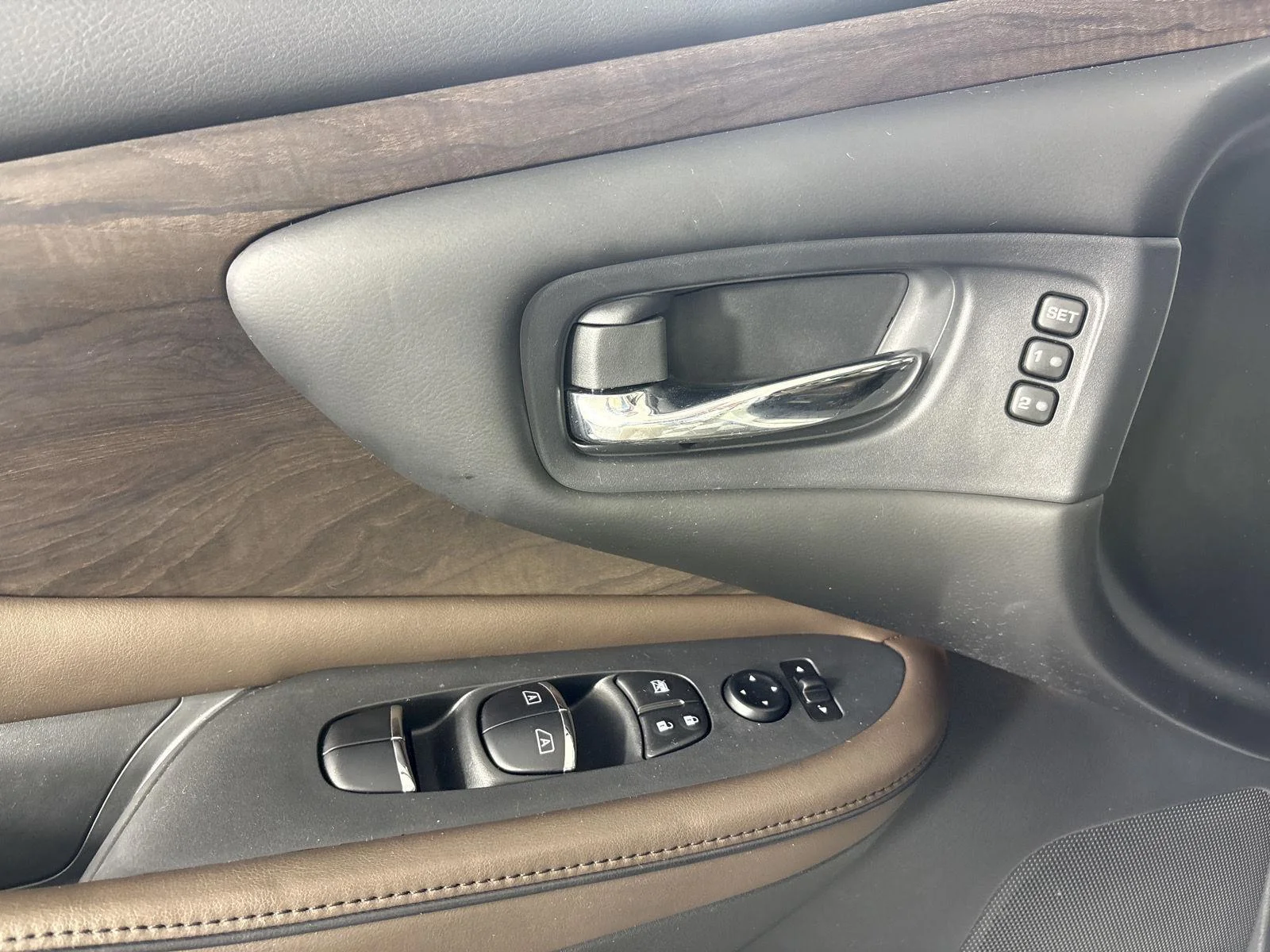 Used 2020 Pearl White Tricoat Nissan Platinum image 8