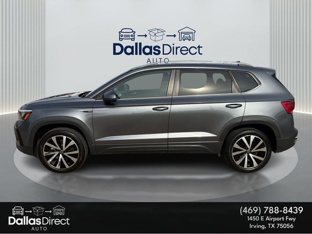 Used 2024 Blue Volkswagen SE image 9