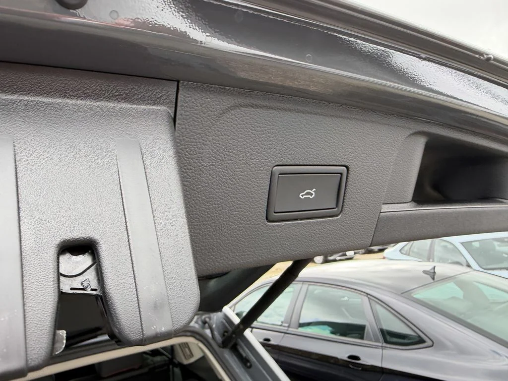 New 2026 Pure Gray Volkswagen 2.0T Peak Edition image 30