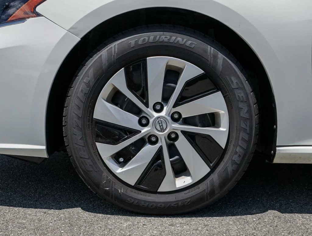 Used 2024 White Nissan 2.5 S image 10